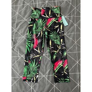 Ideology Women’s Black Moisture Wicking Pocketed Compression Upf50 Crop Printed